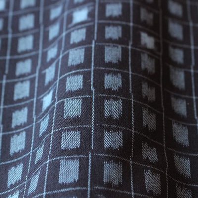 画像1: ピンタックブラウス（四角遊び縹色青）