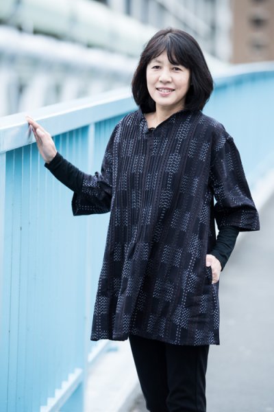 画像3: フリルブラウスレンガ道黒W巾 (3)