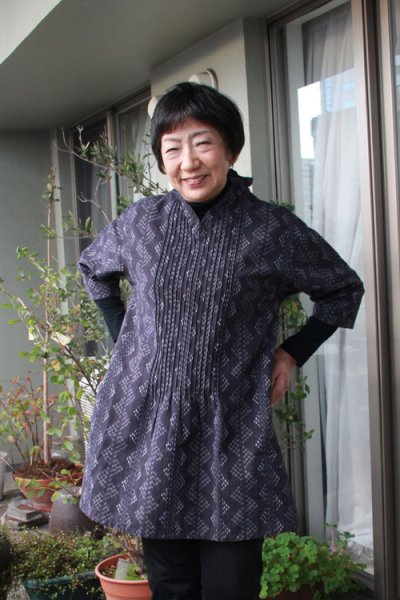 画像4: フリルブラウス七分袖（くの字） (4)