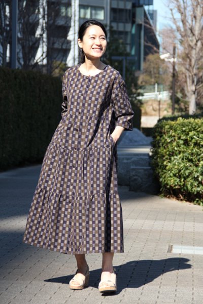 画像2: ティアードワンピース前あき・市松金茶 (2)