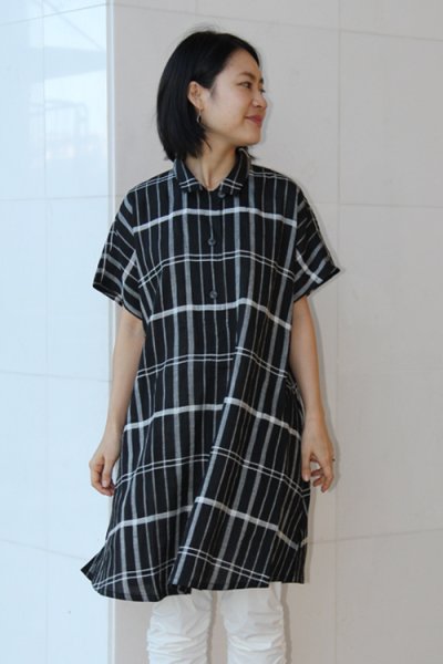 画像1: ビッグブラウスフレンチ袖・ビンテージ風白黒格子（心衣） (1)