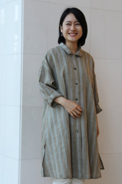 画像1: ビッグブラウス前あき・カーキ縞（心衣） (1)