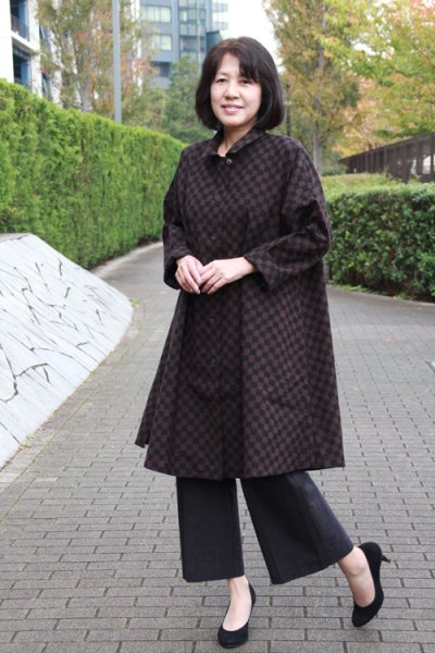 画像2: ビッグブラウス 前開き (市松黒茶） (2)