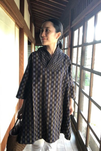 画像2: 襟タックブラウス市松金茶 (2)