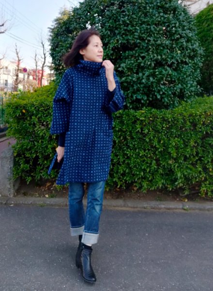 画像2: ツーポケットブラウス（四角遊び縹色・青） (2)