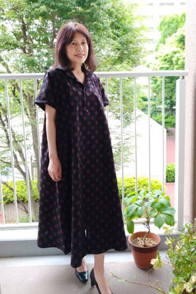 画像1: ビッグワンピース（花柄茶） (1)