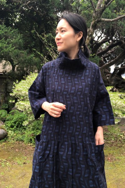 画像4: ピンタックワンピース（かげろう柄） (4)