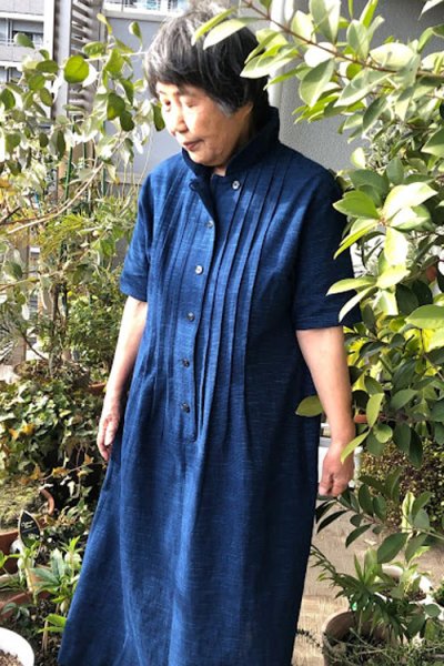 画像1: ショールカラーワンピース半袖（白樺藍横縞） (1)