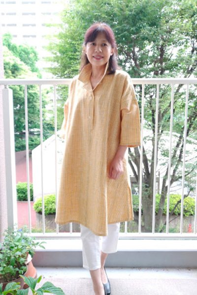 画像2: ビッグブラウス 七分袖（白樺黄色大チェック） (2)