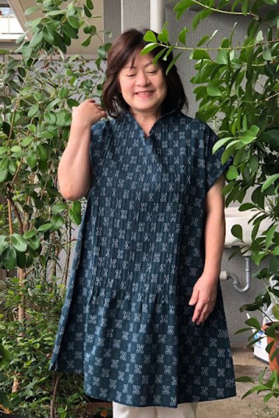 画像2: フリルブラウスフレンチゆったりサイズL丈（花十字緑） (2)