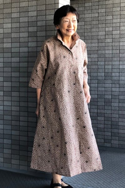 画像1: ビッグワンピース七分袖・菊松煙小紋 (1)