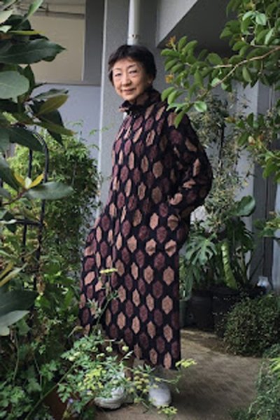 画像3: ロールタックワンピース前開き(亀甲茶) (3)