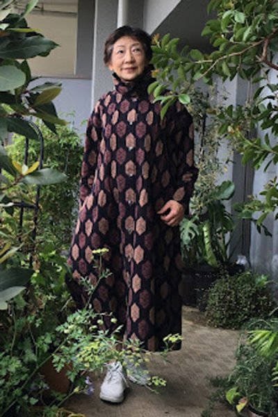 画像2: ロールタックワンピース前開き(亀甲茶) (2)