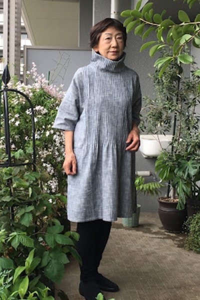 画像2: ピンタックブラウス（千鳥格子藍） (2)