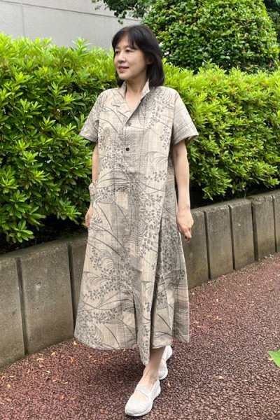 画像1: ビッグワンピースフレンチ袖・植物柄・竺仙 (1)