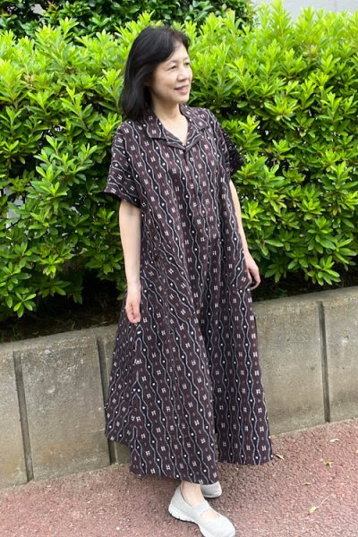 画像1: ビッグワンピース　フレンチ袖（井桁茶） (1)