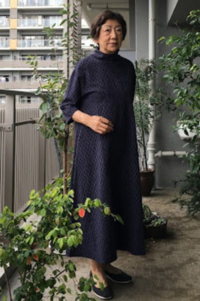 画像1: 立ち襟ワンピース　(変わり縞灰） (1)