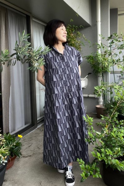 画像2: フリルワンピース（幾何学模様） (2)