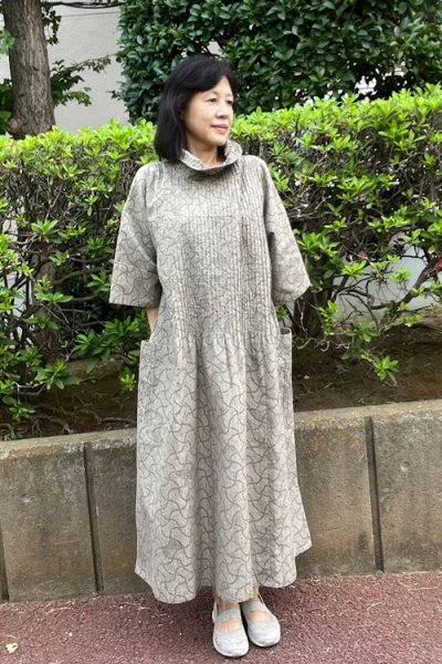 画像2: ピンタックワンピース（とりたすき） (2)