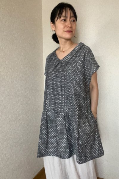 画像1: 角ショールピンタックブラウスW巾（白樺文人灰） (1)