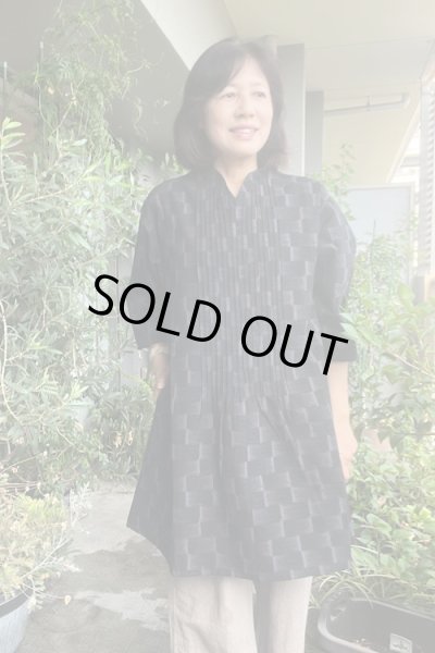 画像1: フリルブラウス七分袖（竹とばし灰） (1)