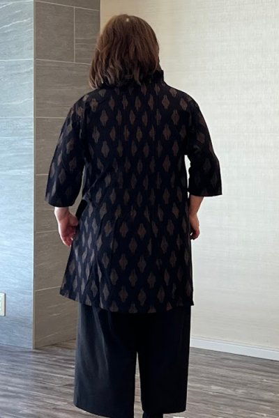 画像2: フリルブラウス七分袖(ダイヤ茶) (2)