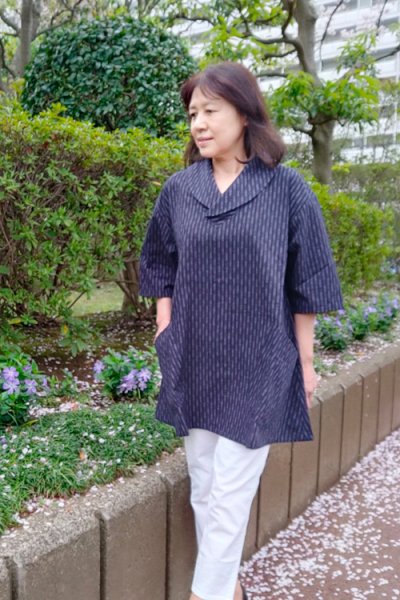画像1: クロスカラーブラウス(変わり縞灰) (1)