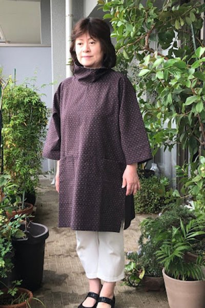 画像1: ツーポケットブラウス（小矢羽根茶） (1)