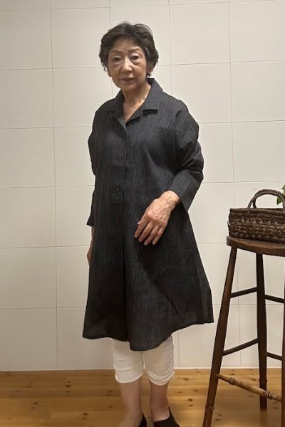 画像1: ビッグブラウス前開き長袖（古典柄） (1)