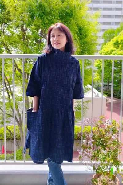 画像1: ピンタックブラウス（かげろう紺） (1)