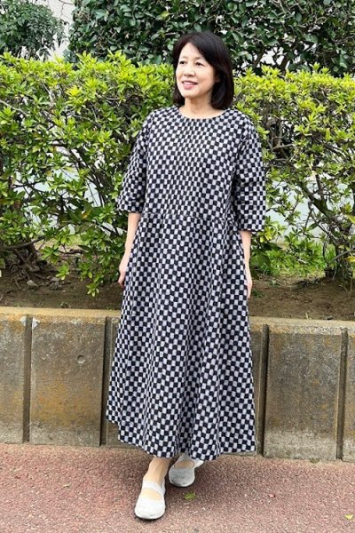 画像1: クラシカルワンピース（市松白茶） (1)